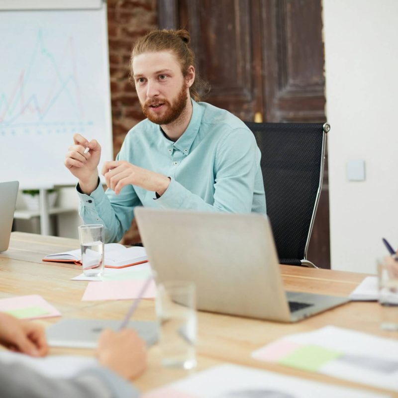 it-consultant-in-meeting.jpg